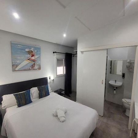 Ayz Frailes - Auto Check-In Property (Adults Only) มาลากา ภายนอก รูปภาพ