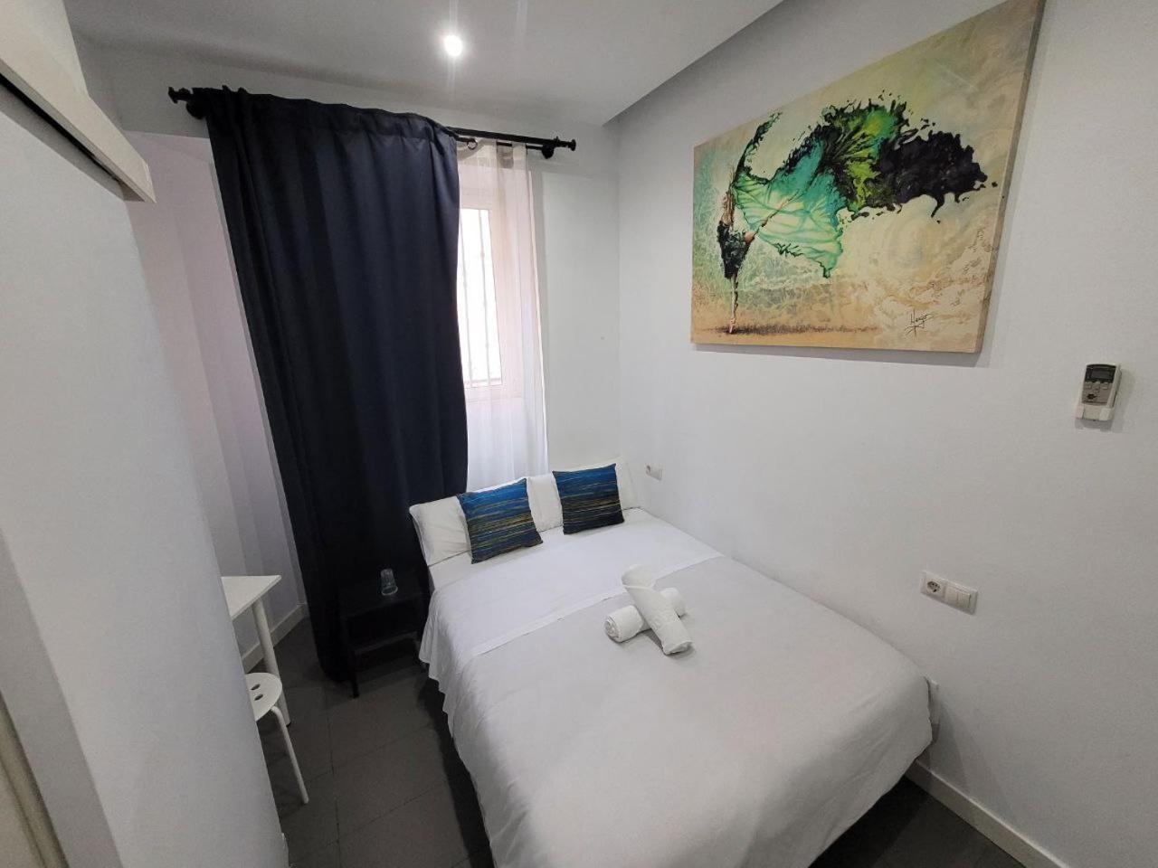 Ayz Frailes - Auto Check-In Property (Adults Only) มาลากา ภายนอก รูปภาพ